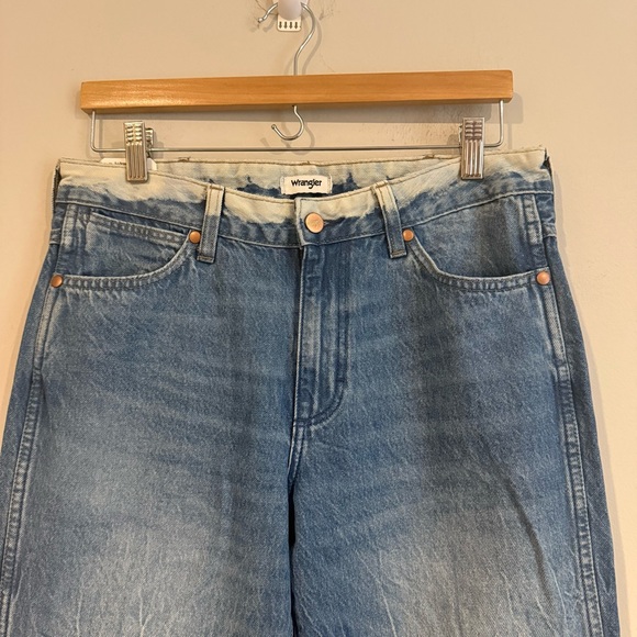 Wrangler Wanderer Mid Rise Flare Jeans Size 6 NWT - Picture 3 of 6